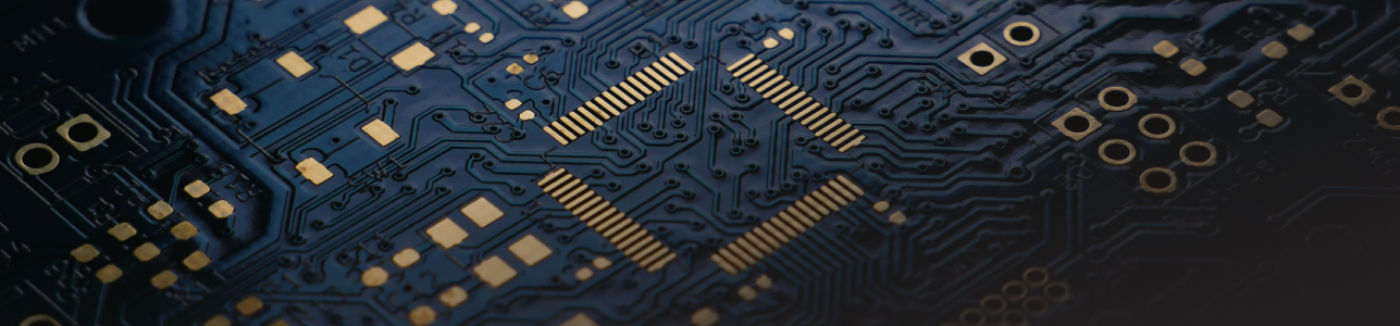 Placa com circuitos computaiconais, ilustrando tecnologias modernas